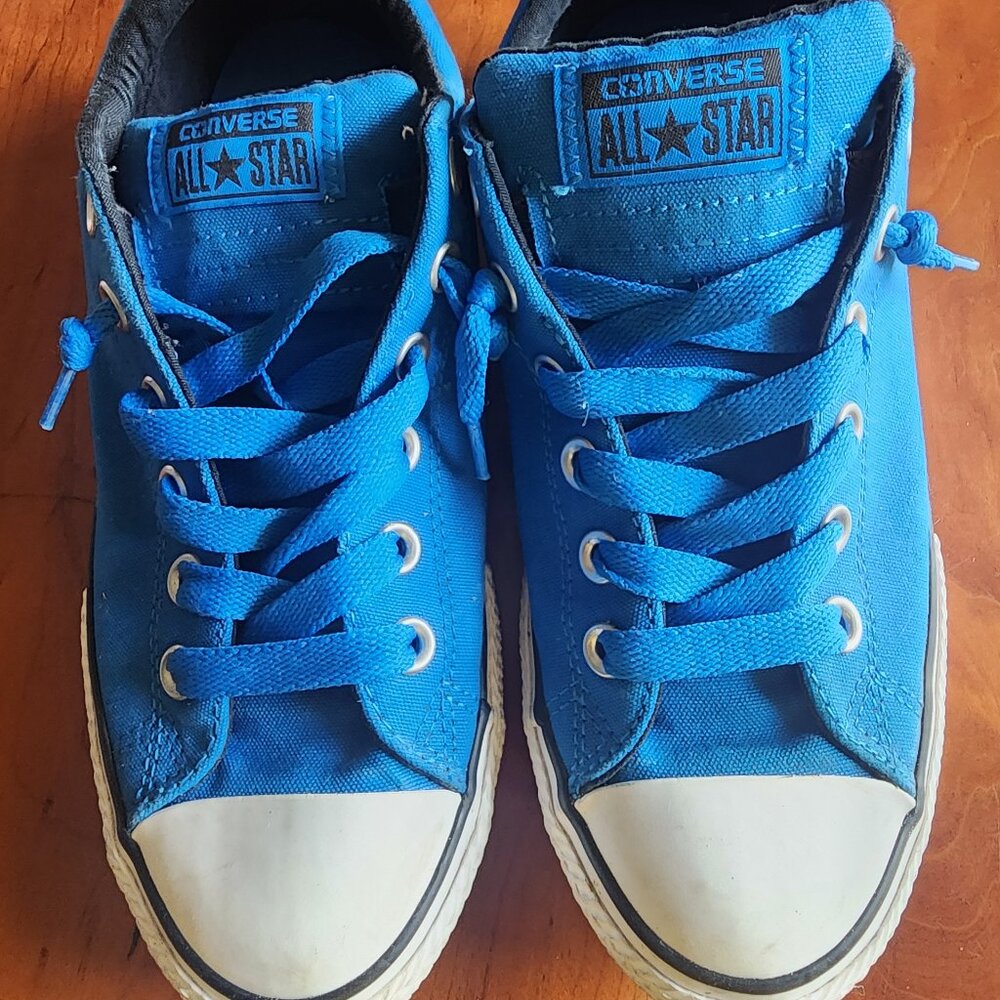 Converse All Star Blue Low-Top Sneakers – Women’s Size 8